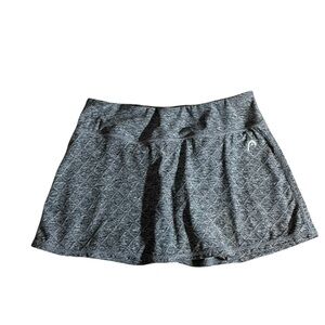 X8- Gray small skirt w/built in shorts  Active Skort